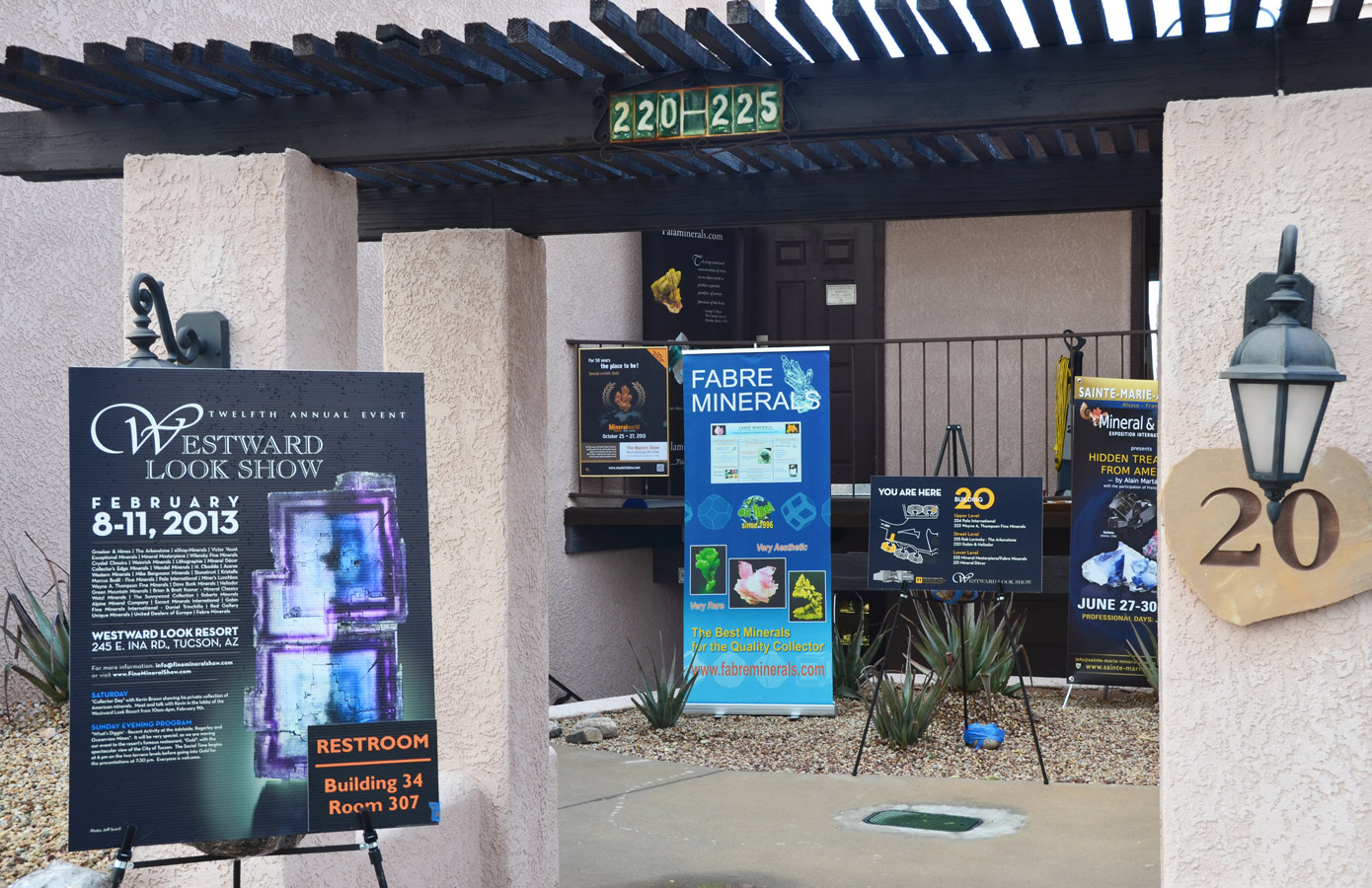 /include/Virtuals/AM5-T2021/AM5images/MEC/Banners-at-the-Westward-Look-2013.jpg