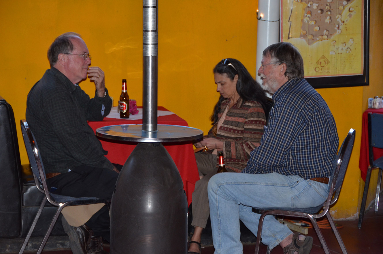 /include/Virtuals/AM5-T2021/AM5images/US/Bob-Cook-with-The-Master-and-Merle-2012.jpg