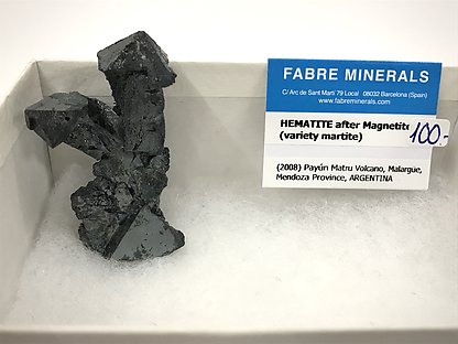 Hematites pseudo Magnetita (variedad martita)