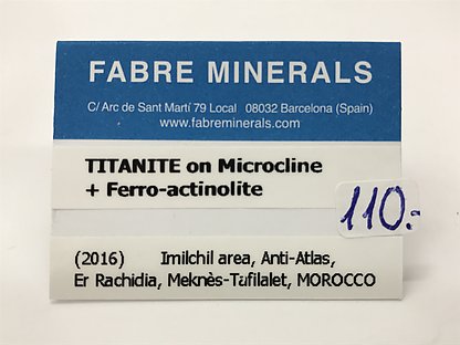 Titanite on Microcline with Ferro-actinolite