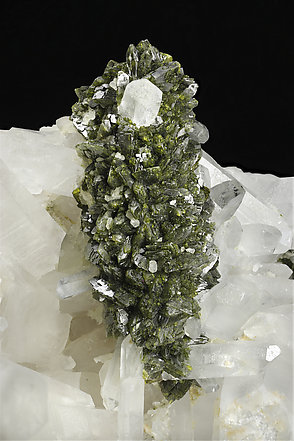 Epidote on Quartz