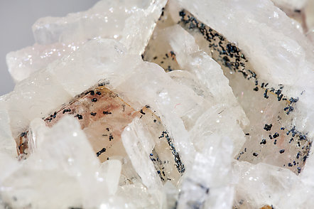 Baryte with inclusions of Stibnite and Realgar