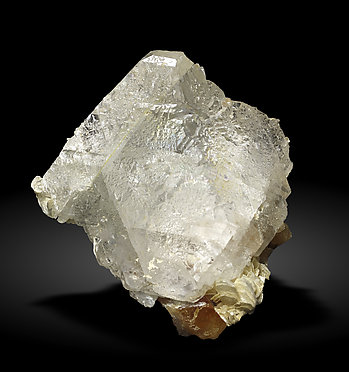 Fluorite (octahedral) with Scheelite and Muscovite