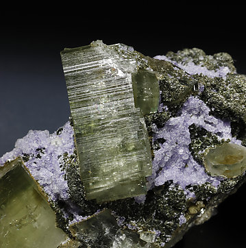 Fluorapatite with Fluorite, Arsenopyrite and Muscovite