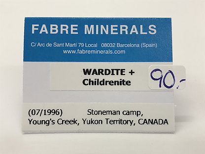 Wardite coated by Childrenite