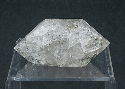 Quartz (doubly terminated) with hydrocarbon inclusions