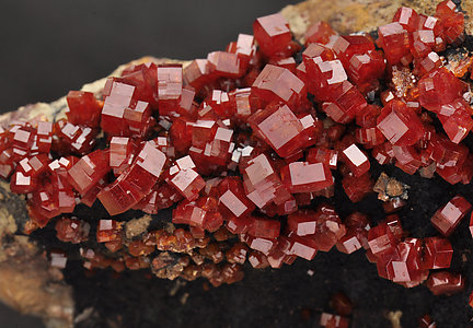 Vanadinite with Mottramite