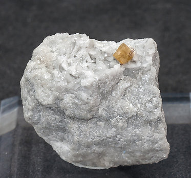 Synchysite-(Ce)/Parisite-(Ce) with Dolomite and Talc