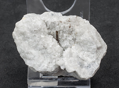 Dissakisite-(Ce)/Allanite-(Ce) with Dolomite