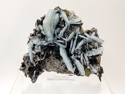 Baryte with Boulangerite (variety plumosite)