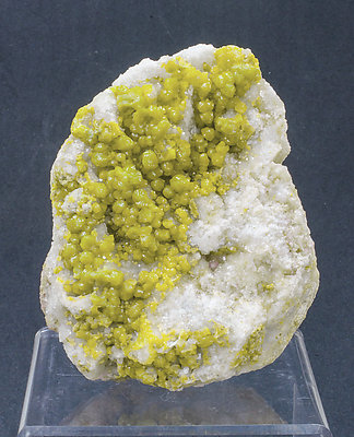 Pyromorphite on Quartz