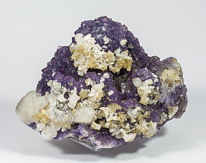 Fluorite with Calcite, Baryte and Dolomite