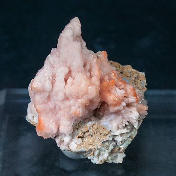 Quartz (variety rose quartz)