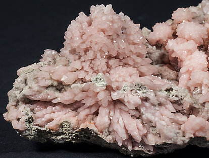 Quartz (variety rose quartz)