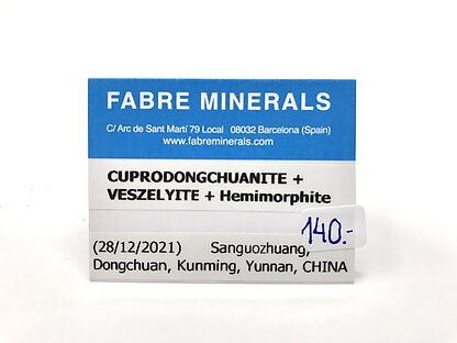 Cuprodongchuanita con Veszelyita y Hemimorfita