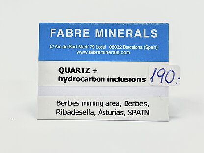 Quartz with hydrocarbon inclusions