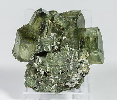Fluorapatite with Arsenopyrite and Chlorite