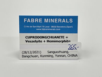 Cuprodongchuanita con Veszelyita y Hemimorfita