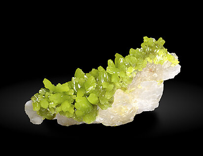 Pyromorphite on Baryte