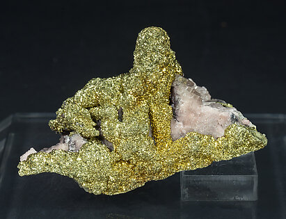 Chalcopyrite with Calcite