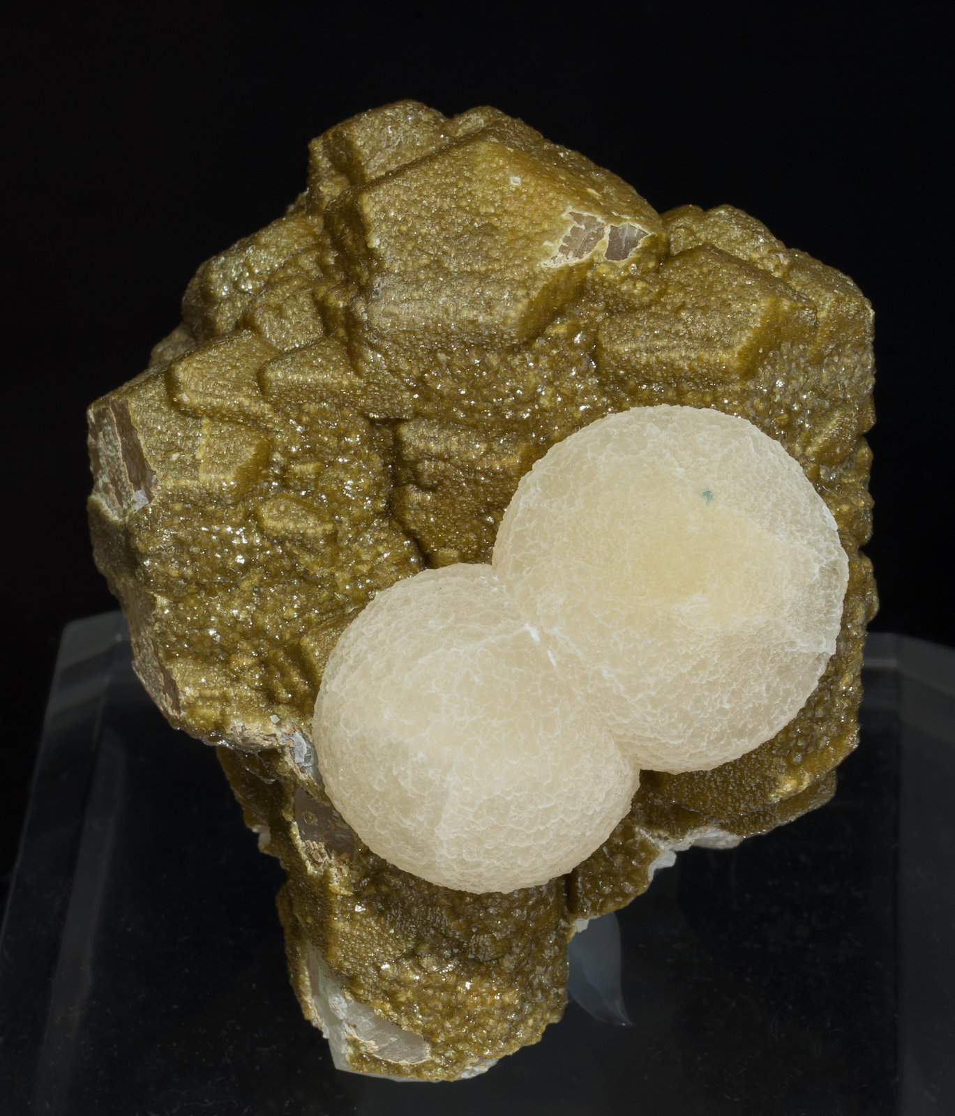 specimens/s_imagesAA2/Calcite-TM27AA2f.jpg