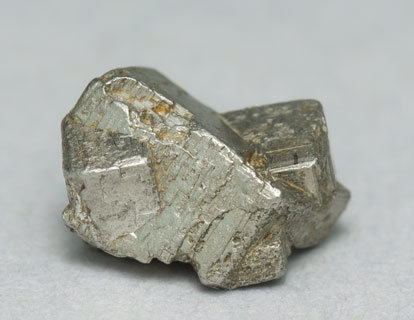 Isoferroplatinum. Rear