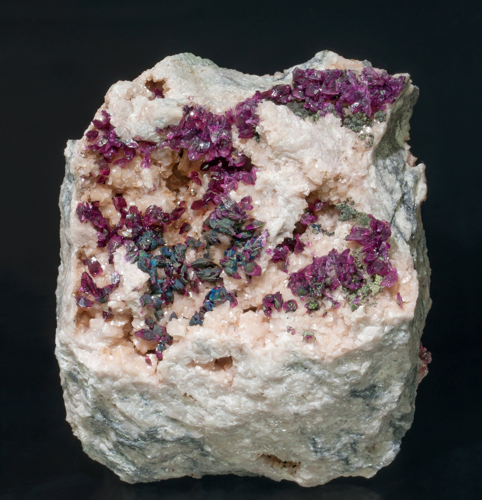 specimens/s_imagesAA4/Roselite-ER27AA4f.jpg
