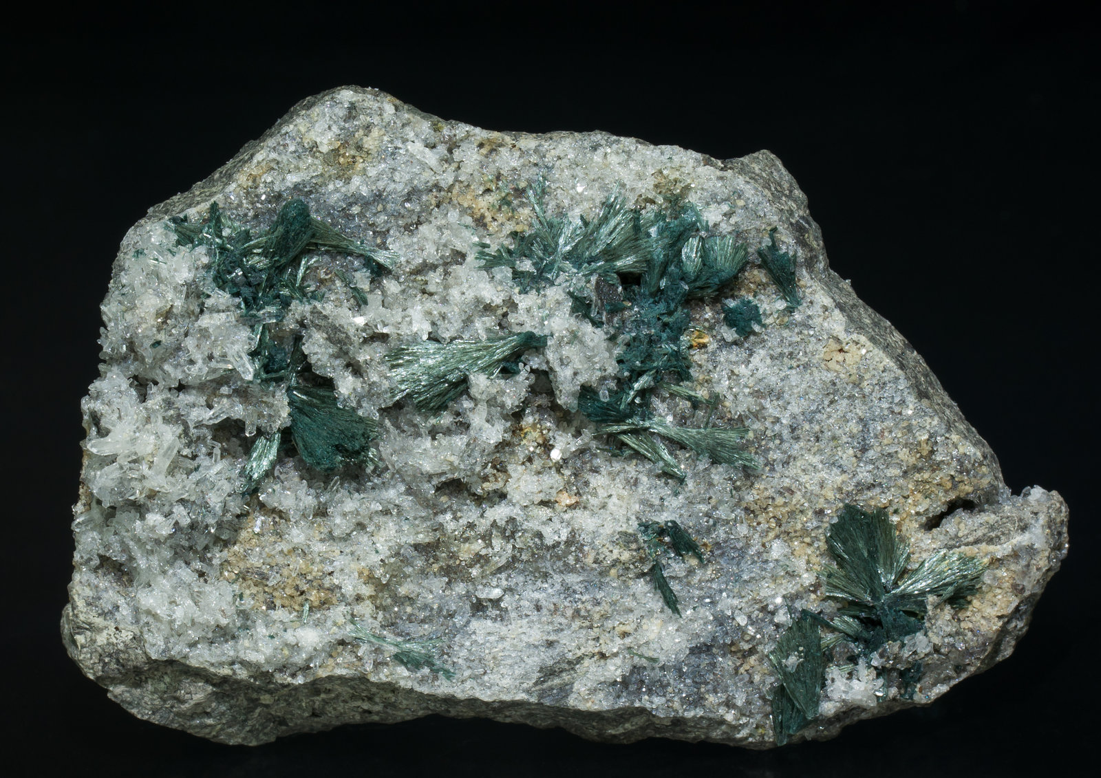 specimens/s_imagesAA6/Gormanite-MF11AA6f.jpg