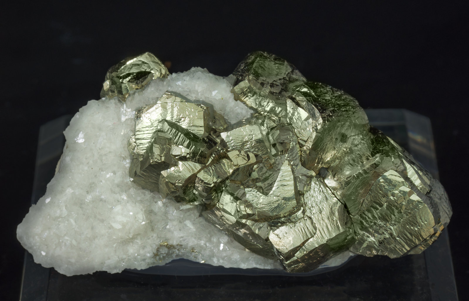 specimens/s_imagesAA7/Pyrite-MB16AA7f.jpg