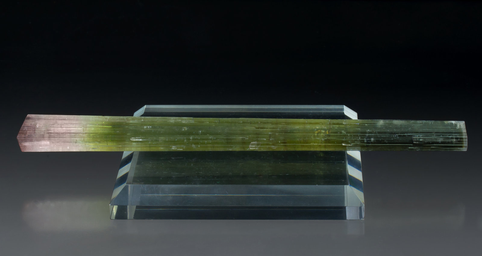 specimens/s_imagesAA8/Elbaite-MF46AA8f1.jpg