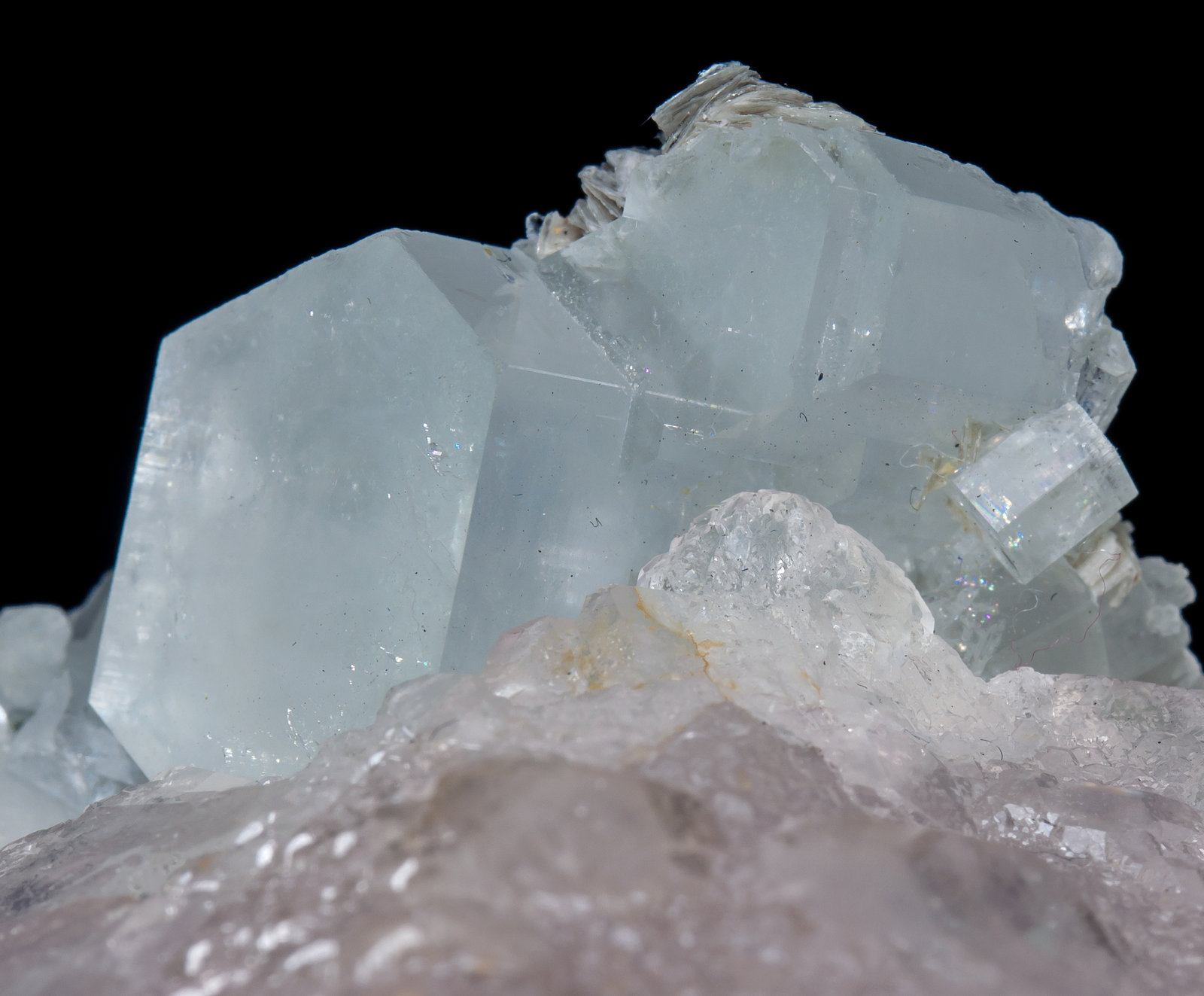 specimens/s_imagesAA9/Fluorite-FB89AA9d.jpg