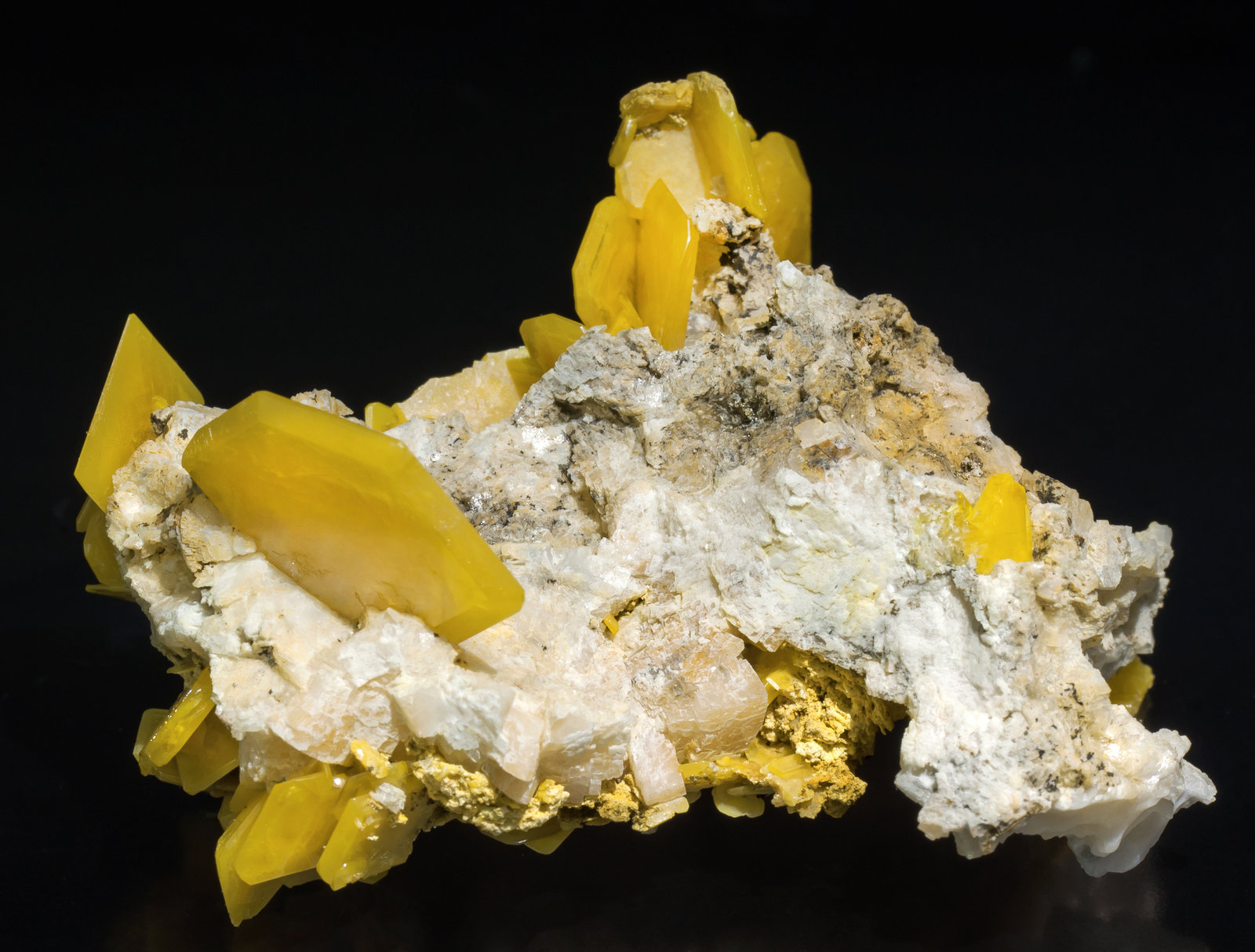 specimens/s_imagesAA9/Wulfenite-MJ68AA9f.jpg