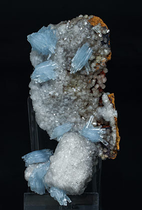Baryte with Calcite and limonite. Side