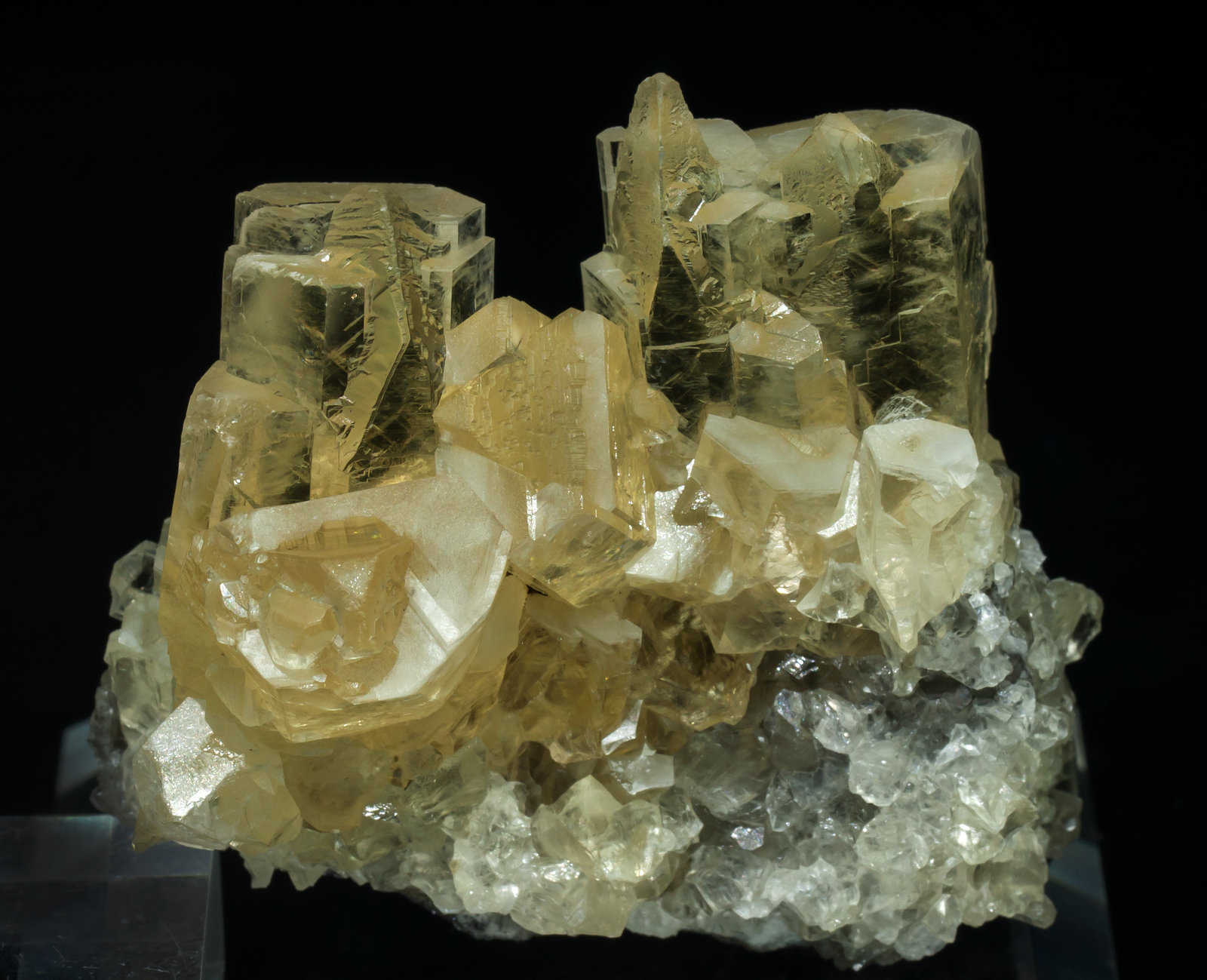 specimens/s_imagesAB0/Calcite-MB68AB0r.jpg