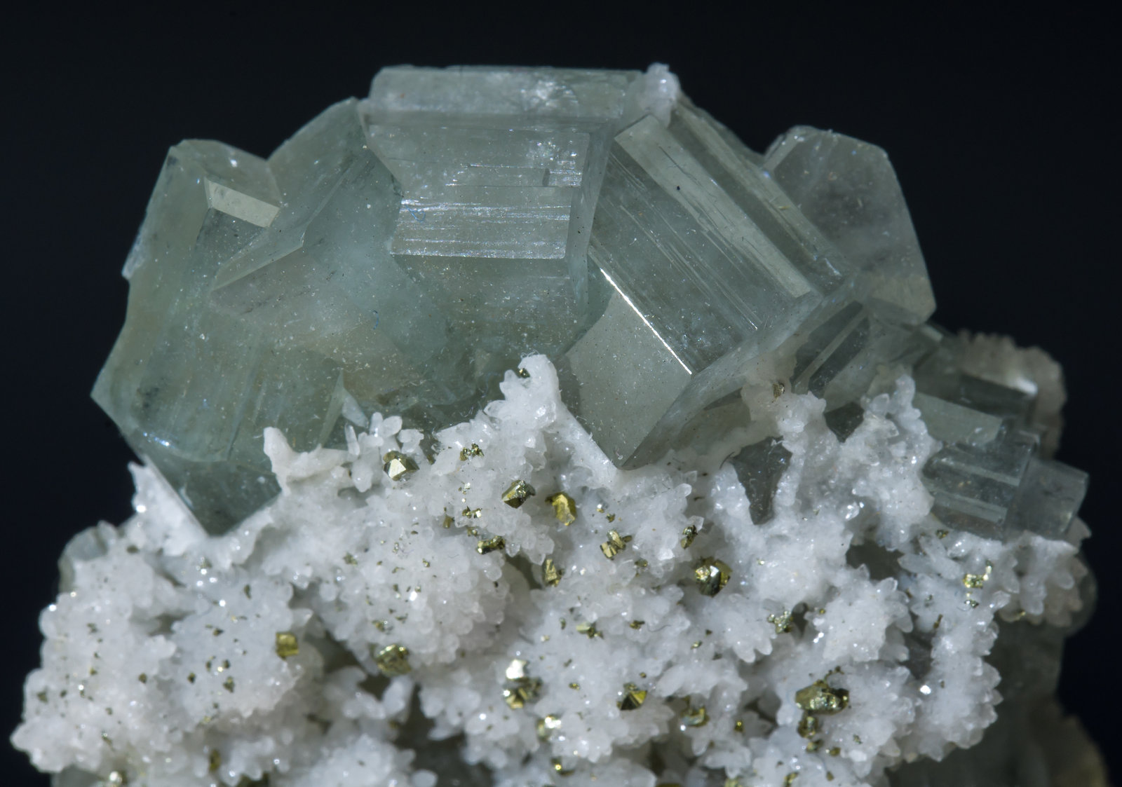 specimens/s_imagesAB5/Fluorapatite-NZ7AB5d.jpg