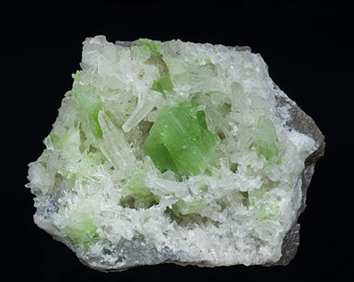 Augelita y Cuarzo (macla del jap�n). 