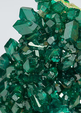 Dioptase with Calcite. 