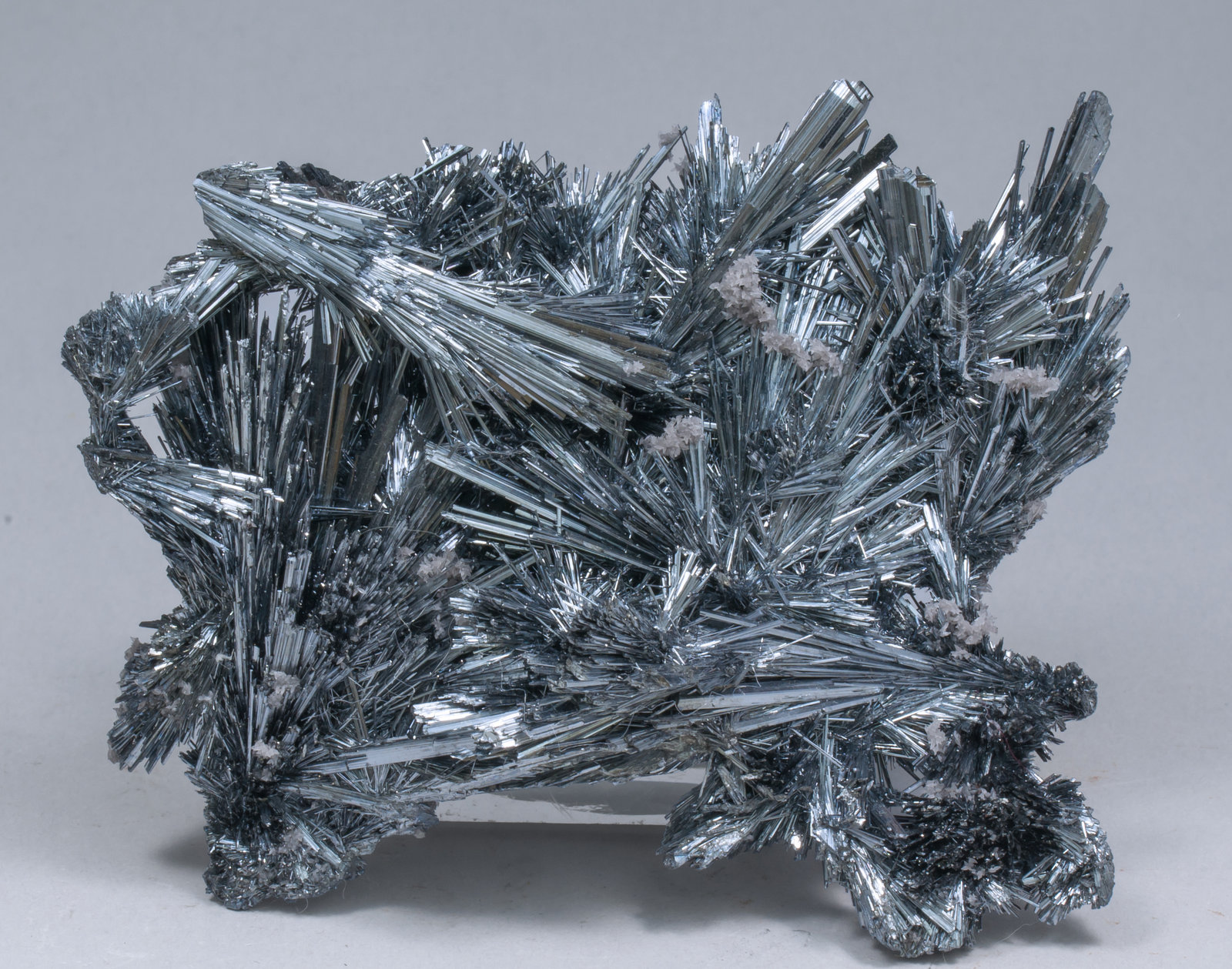 specimens/s_imagesAC5/Stibnite-EF37AC5f.jpg