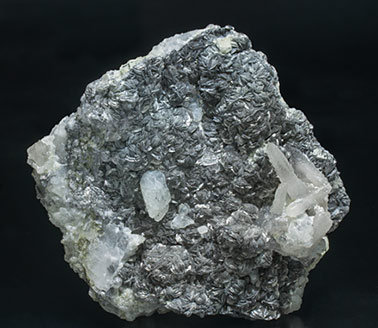 L�llingite with Quartz and Calcite. 