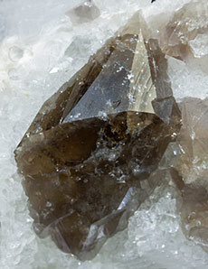 Scheelite with Fluorite, Quartz and Calcite. 