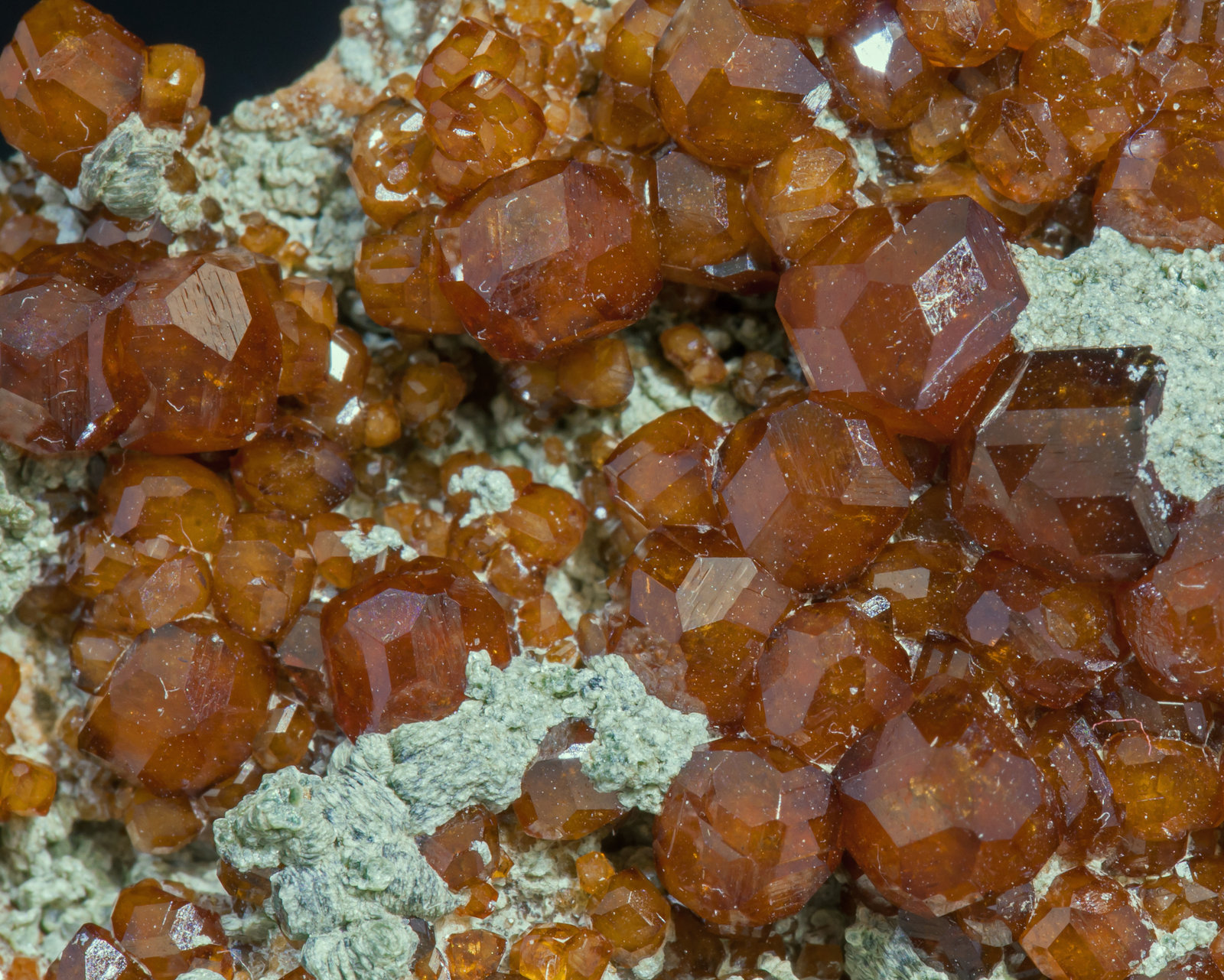 specimens/s_imagesAC9/Grossular_hessonite-DR37AC9d2.jpg