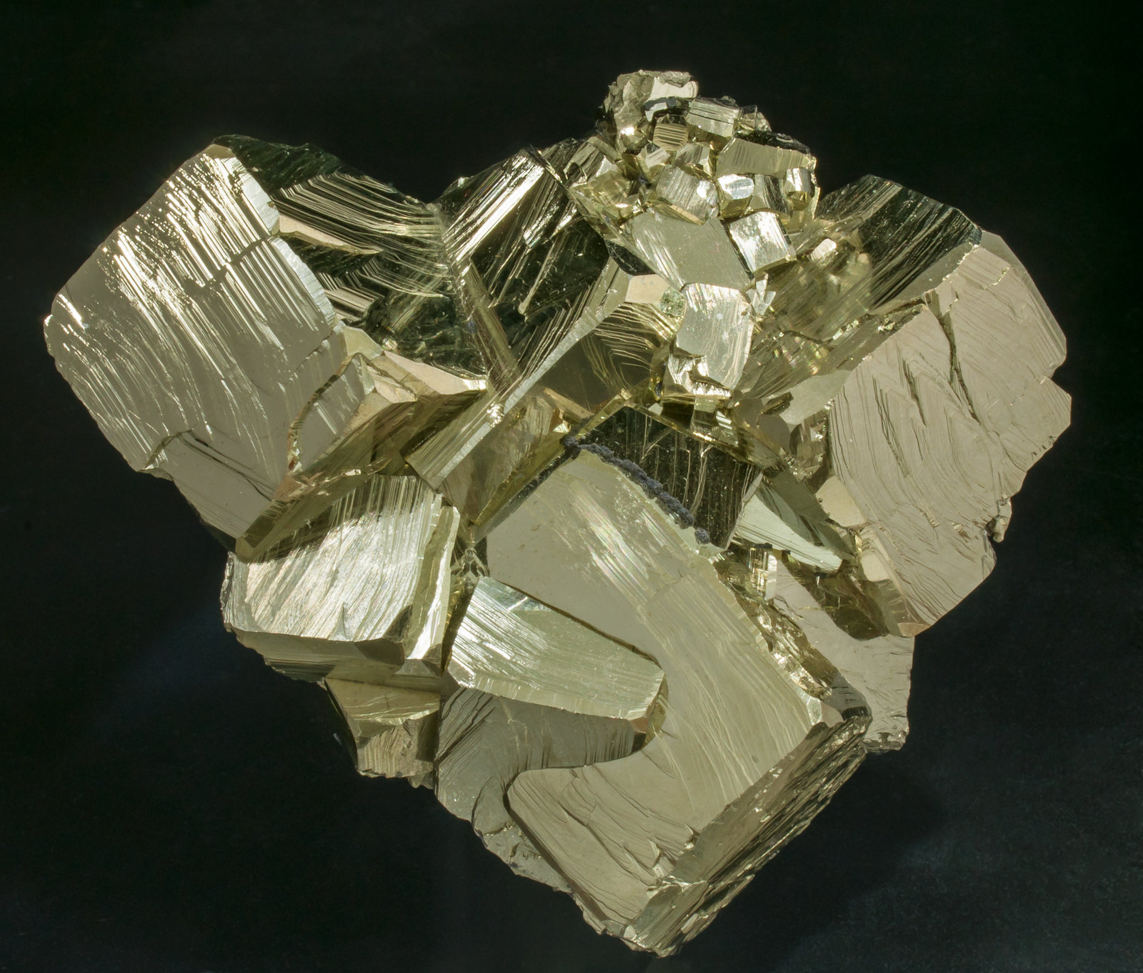 specimens/s_imagesAC9/Pyrite-TF59AC9f.jpg