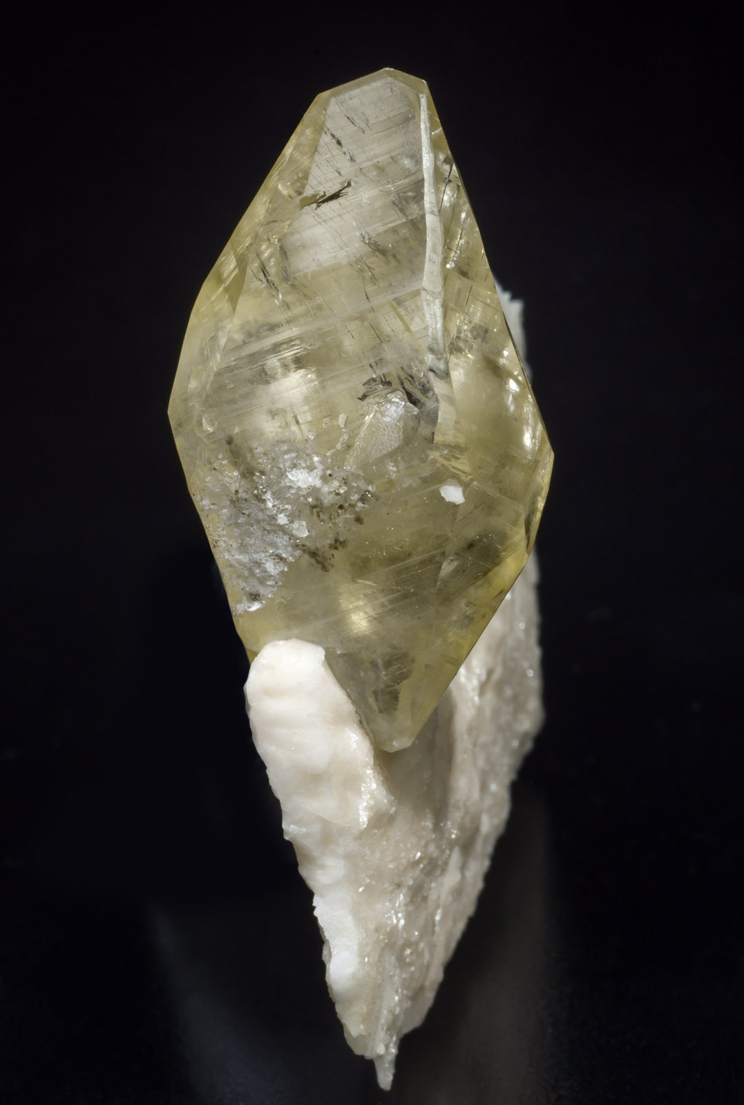 specimens/s_imagesAD2/Calcite-NK63AD2s.jpg