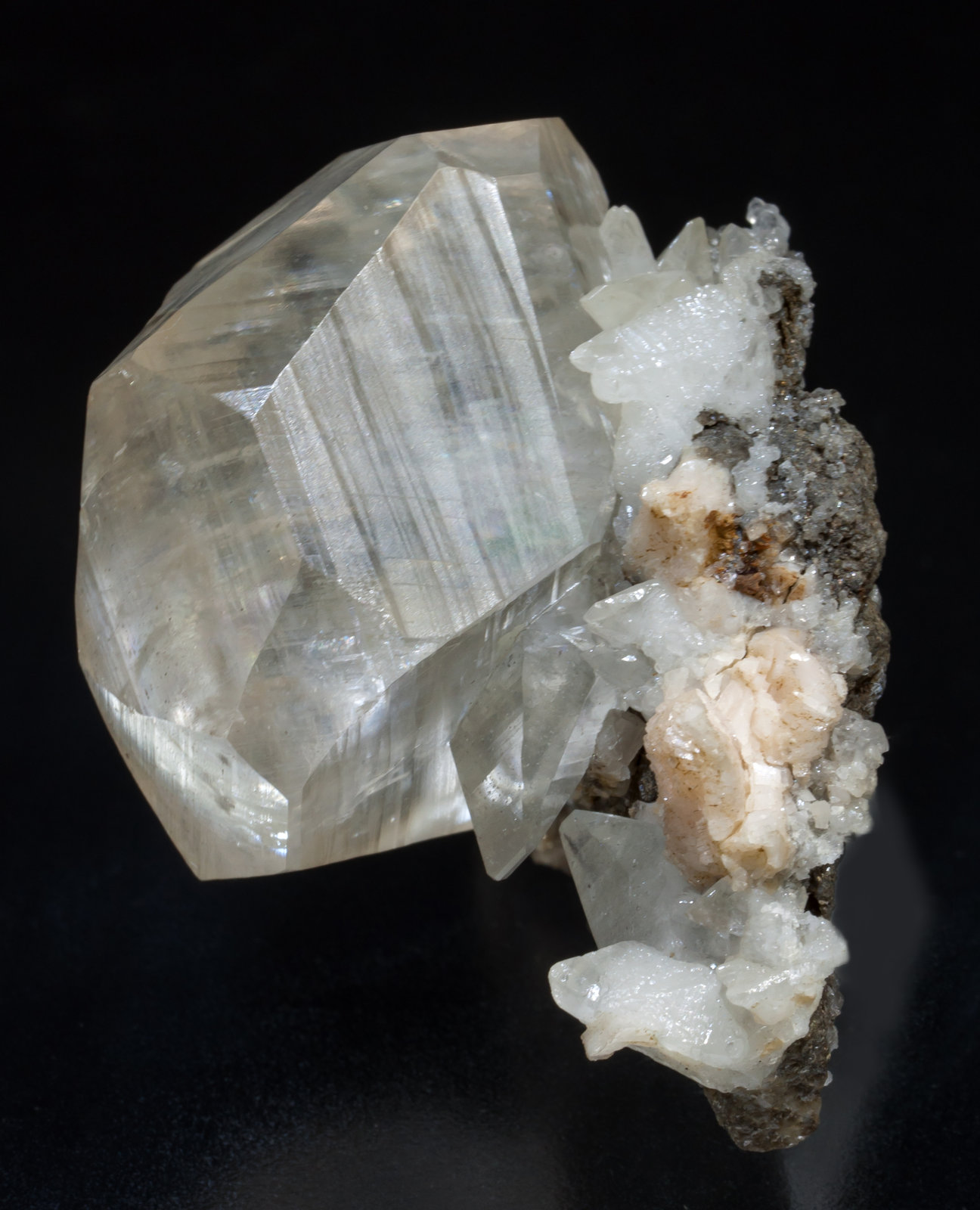 specimens/s_imagesAD2/Calcite-NV57AD2s2.jpg