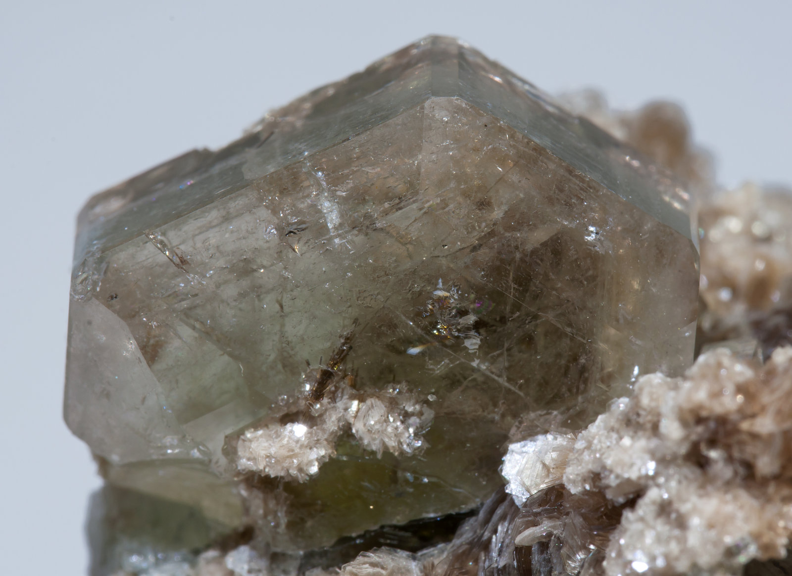 specimens/s_imagesAD2/Fluorapatite-NC62AD2d.jpg