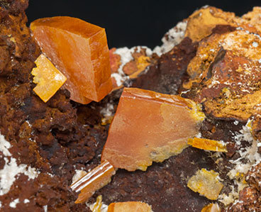 Wulfenite with Willemite and limonite. 