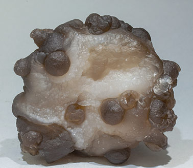 Quartz (variety chalcedony). Front