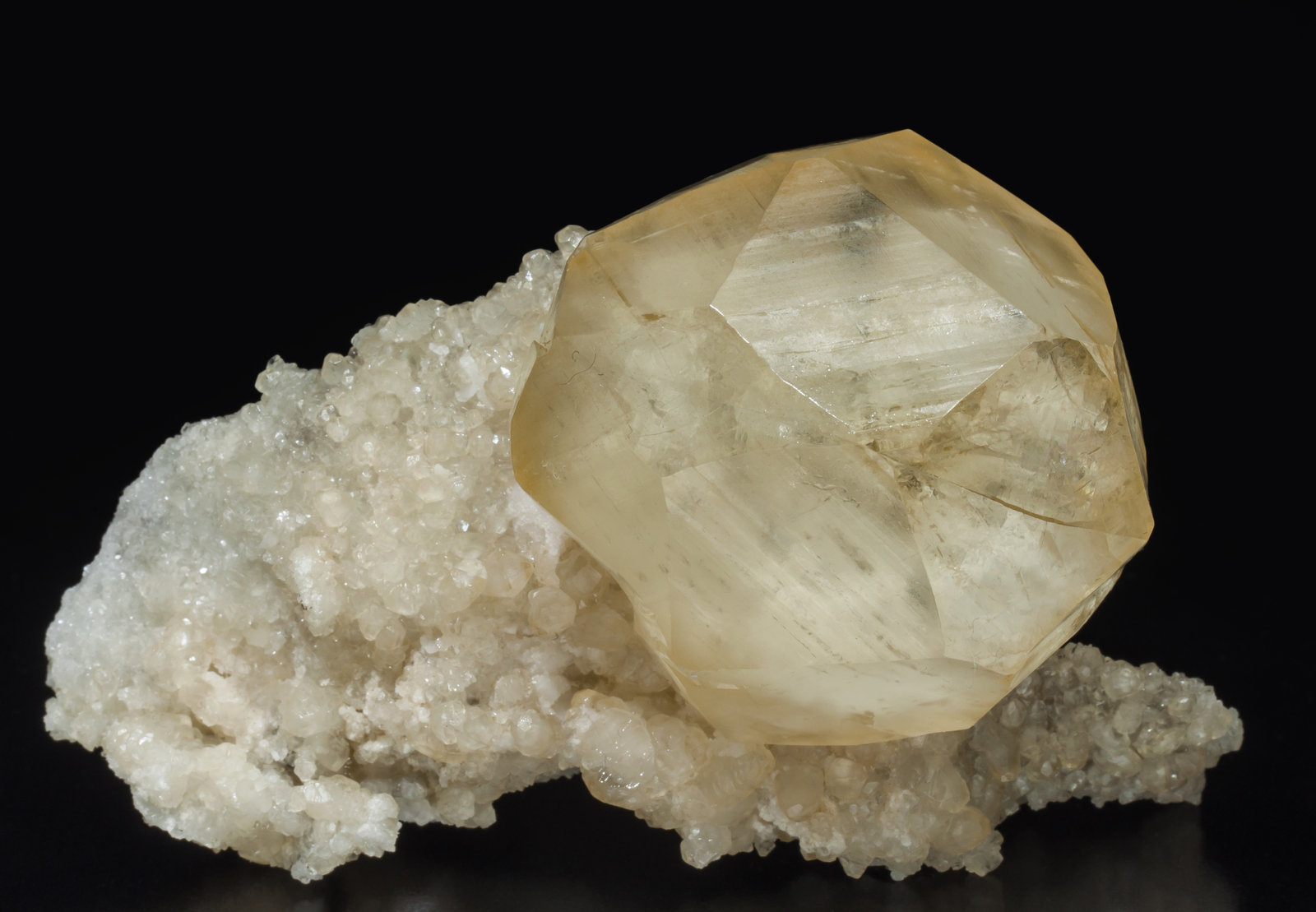 specimens/s_imagesAE2/Calcite-NM27AE2f.jpg