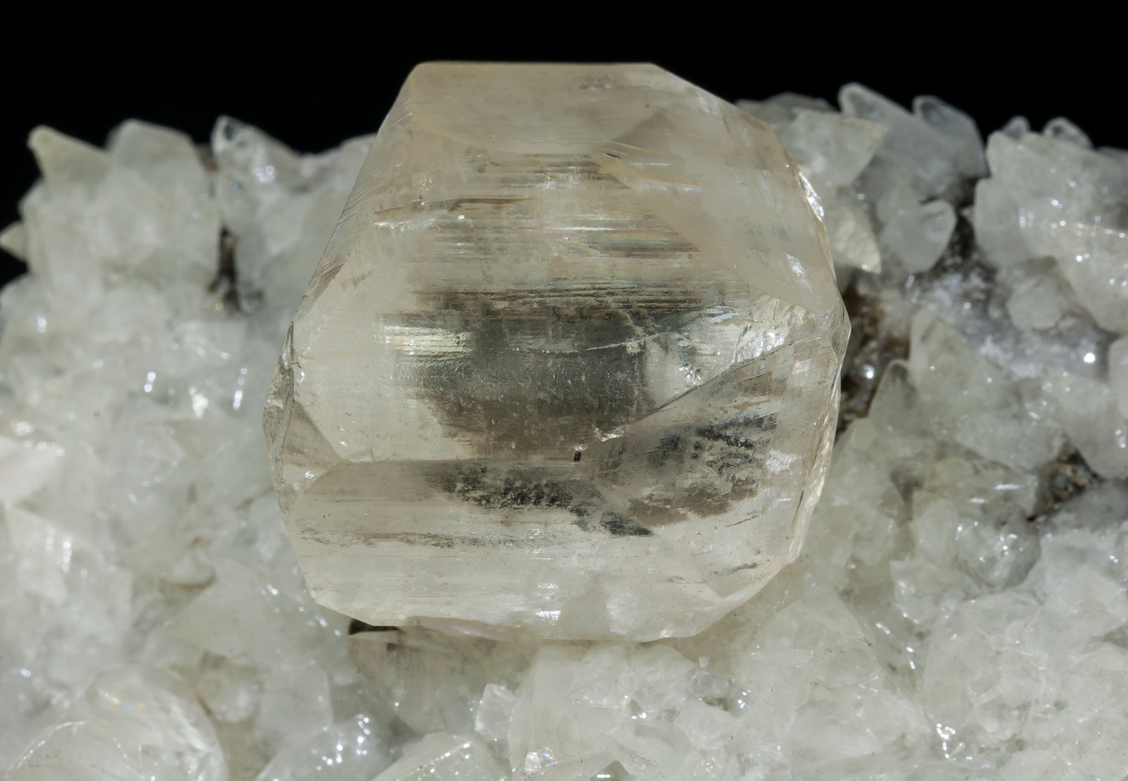 specimens/s_imagesAE2/Calcite-NT67AE2d.jpg