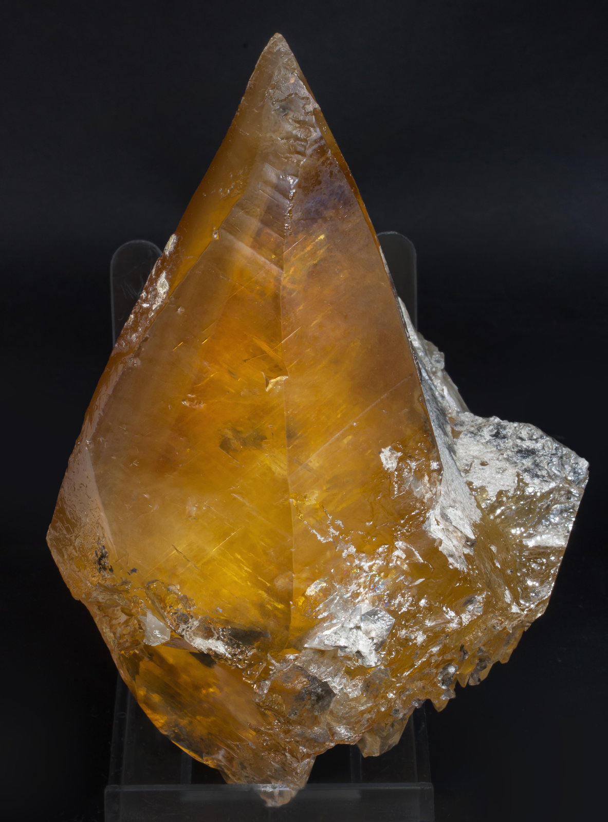 specimens/s_imagesAE3/Calcite-SV89AE3f.jpg
